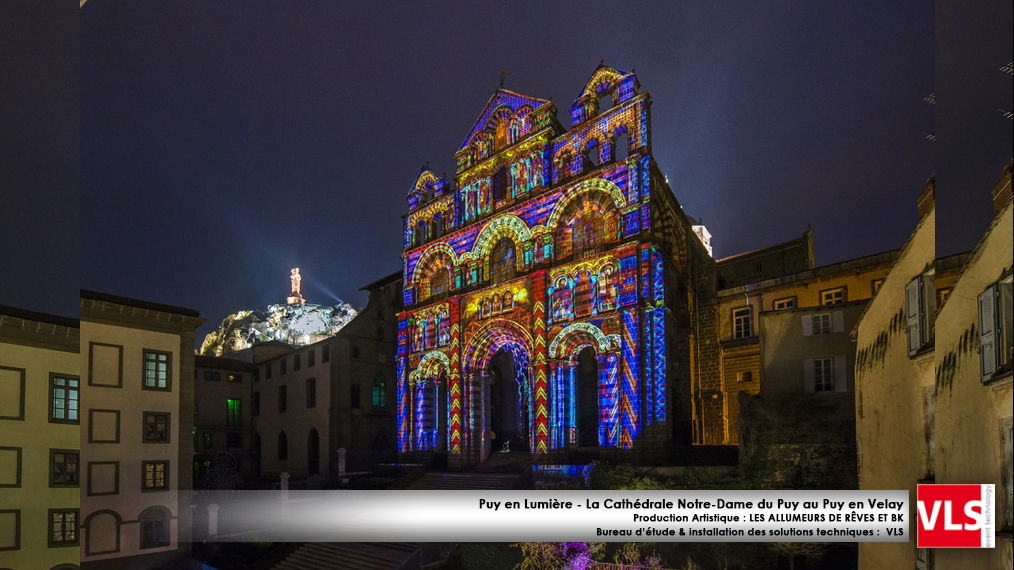 Mapping monumental sur la Cathédrale de Notre Dame du Puy au Puy evlay - installation de solution perenne