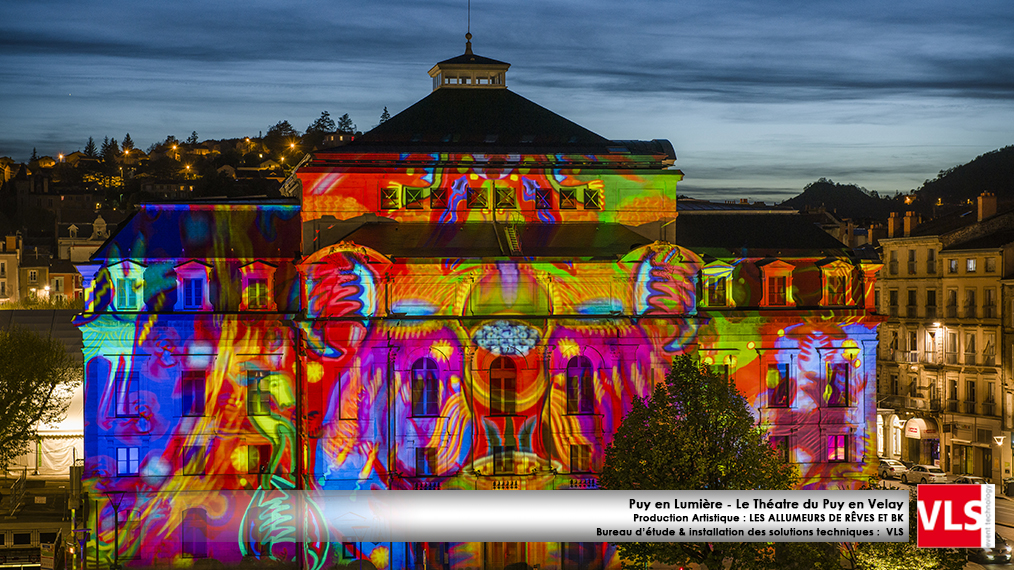 installation-mapping-permanent-Puy-en-Lumieres-Le-Theatre-du-Puy en velay