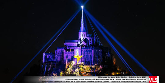 Millénaire du Mont Saint Michel - Solstice d été 2023 Etablissement public national du Mont Saint Michel & Centre des Monuments Nationaux ■ production artistique : Atelier BK ■ conception lumière: Ljoma ■ Drones : Dronisos ■ Production Technique : VLS